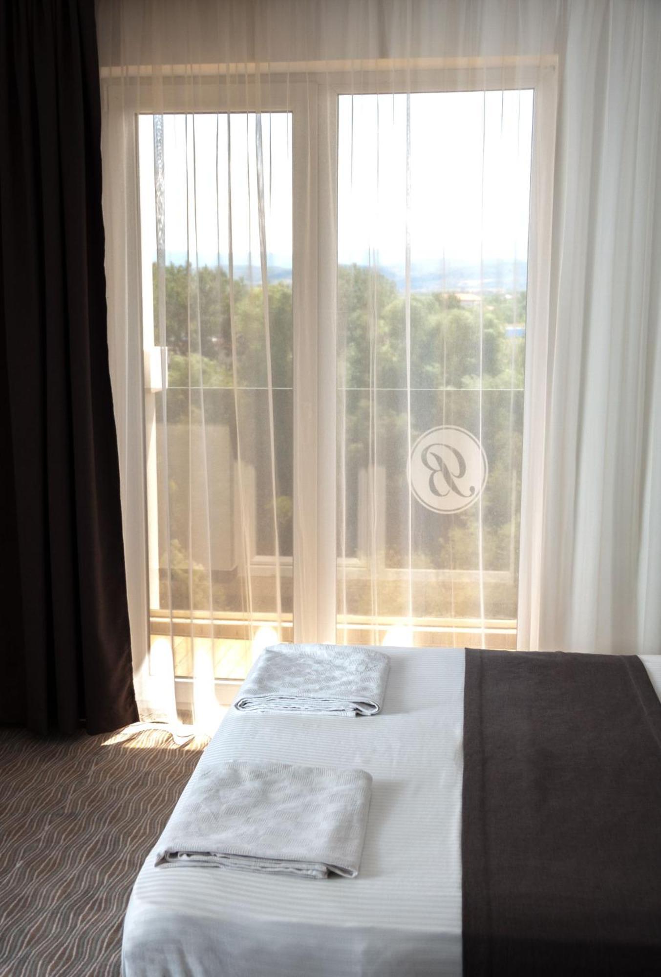 Bosphorus Hotel 阿莱克西纳茨 外观 照片