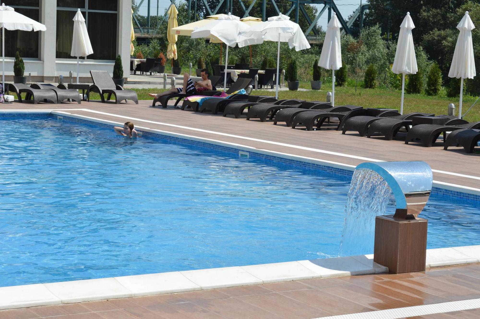 Bosphorus Hotel 阿莱克西纳茨 外观 照片
